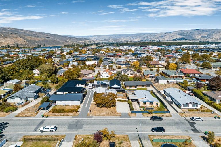 Photo of property in 104 Molyneux Avenue, Cromwell, 9310