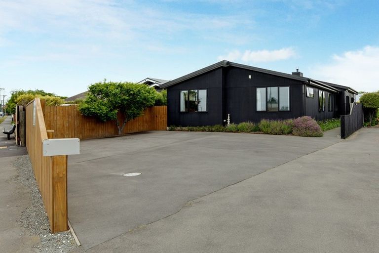 Photo of property in 188 Travis Road, New Brighton, Christchurch, 8083