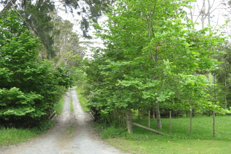 Photo of property in 106 Kauri Crescent, Waimauku, Kumeu, 0891