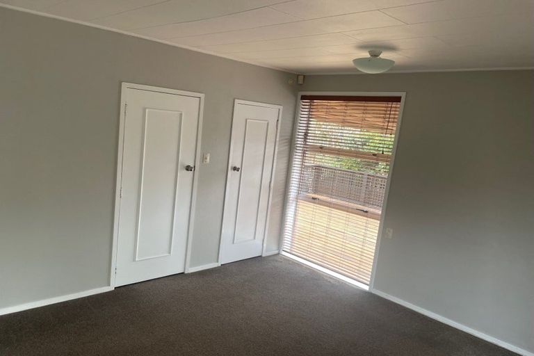 Photo of property in 2/52 Scenic Drive, Hillpark, Auckland, 2102