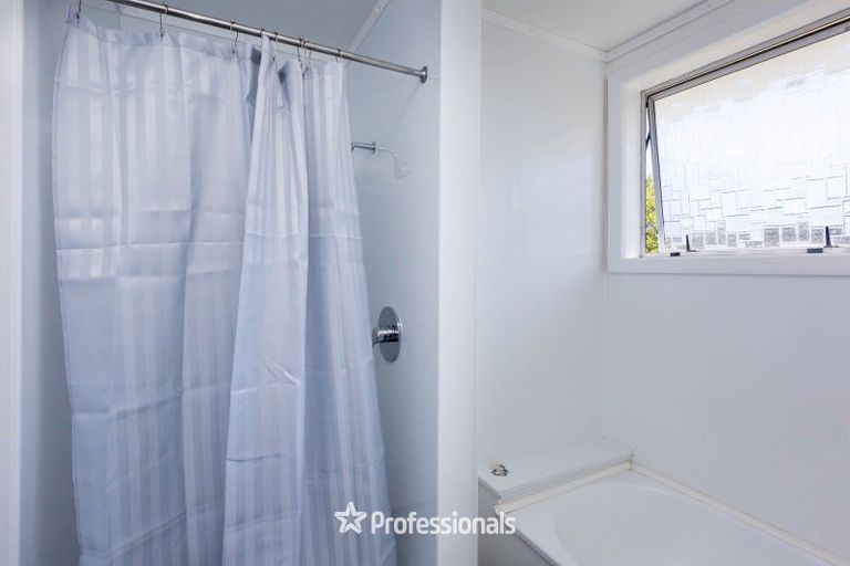 Photo of property in 23 Blueberry Grove, Timberlea, Upper Hutt, 5018