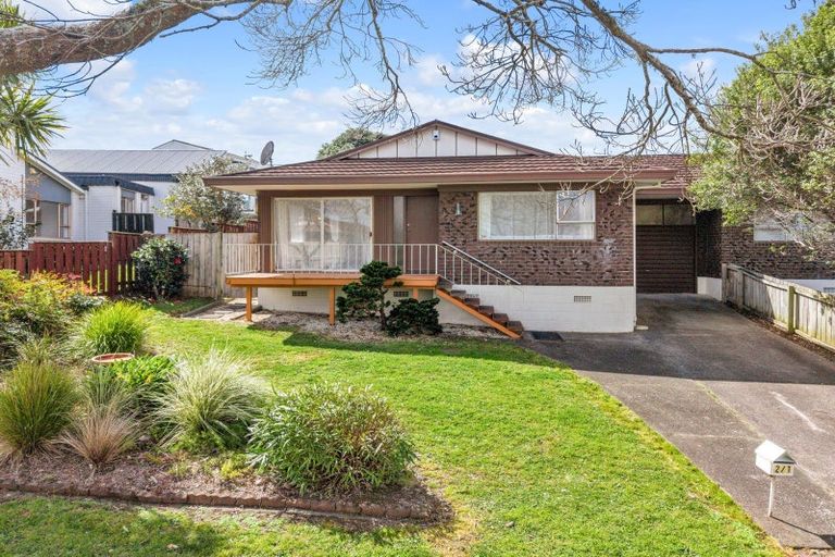 Photo of property in 2/1 Bramley Drive, Farm Cove, Auckland, 2012