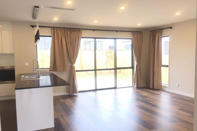 Photo of property in 11 Kota Lane, Hobsonville, Auckland, 0616