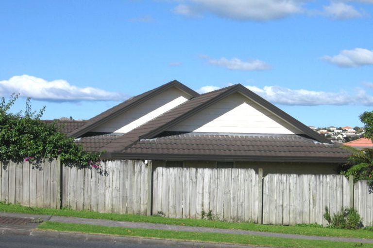 Photo of property in 62 Whitford Road, Botany Downs, Auckland, 2014
