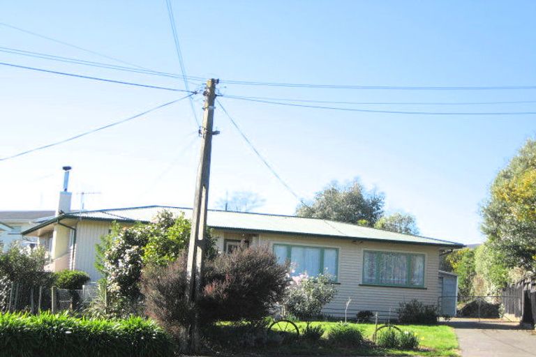 Photo of property in 15 Gardiner Place, Havelock North, 4130
