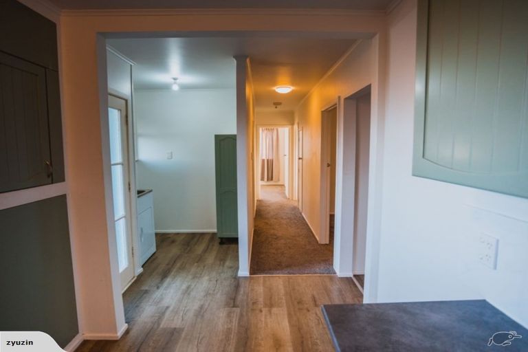 Photo of property in 21 Mcquarrie Avenue, Wattle Downs, Auckland, 2103