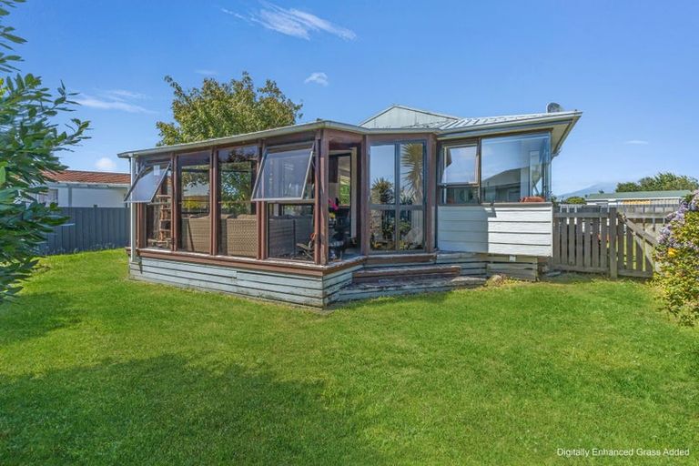 Photo of property in 10 Tawari Street, Inglewood, 4330