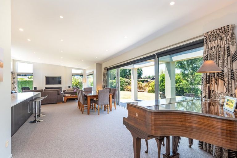 Photo of property in 47 Oakgrove Drive, Rangiora, 7400