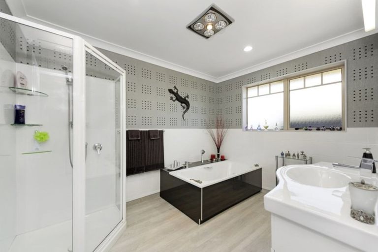 Photo of property in 25 Friesian Place, Grandview Heights, Hamilton, 3200