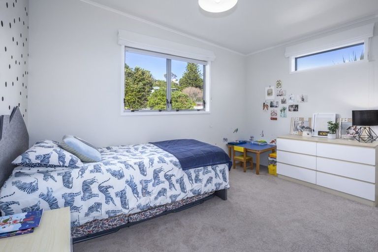 Photo of property in 1 The Spinney, Titahi Bay, Porirua, 5022