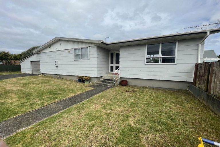 Photo of property in 15 Afton Place, Ranui, Auckland, 0612