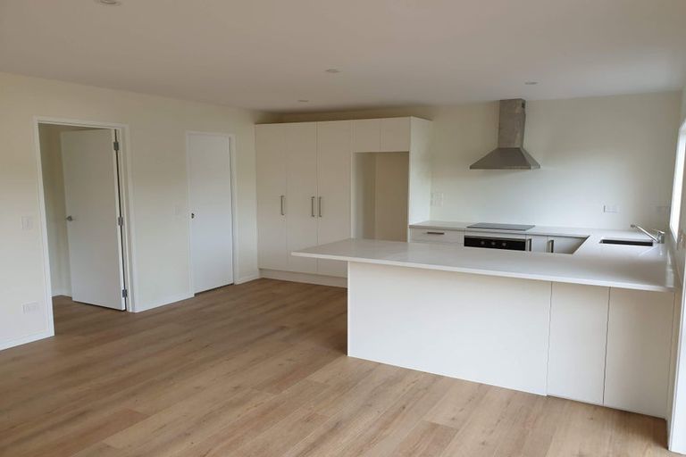 Photo of property in 2/1 Tallington Crescent, Torbay, Auckland, 0630