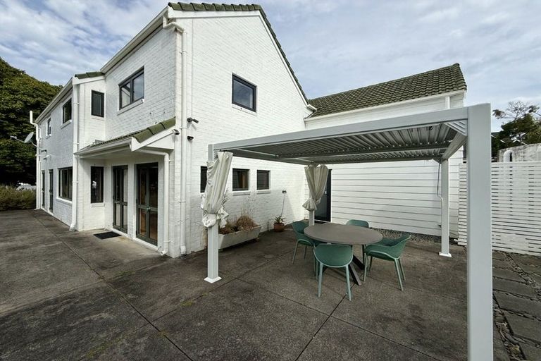 Photo of property in 42 Roland Road, Greenhithe, Auckland, 0632
