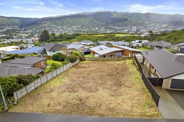 Photo of property in 158 Woodman Drive, Tawa, Wellington, 5028