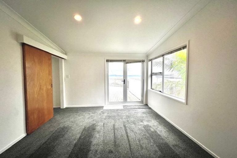 Photo of property in 24 Vipond Road, Stanmore Bay, Whangaparaoa, 0932