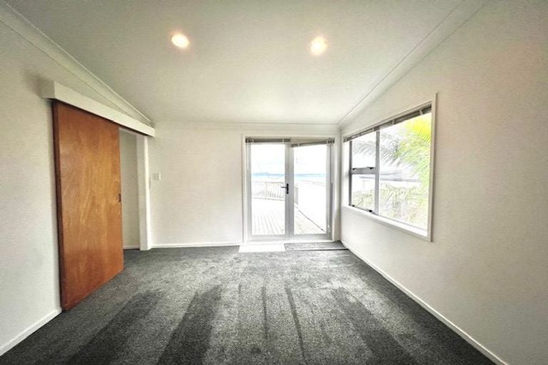 Photo of property in 24 Vipond Road, Stanmore Bay, Whangaparaoa, 0932