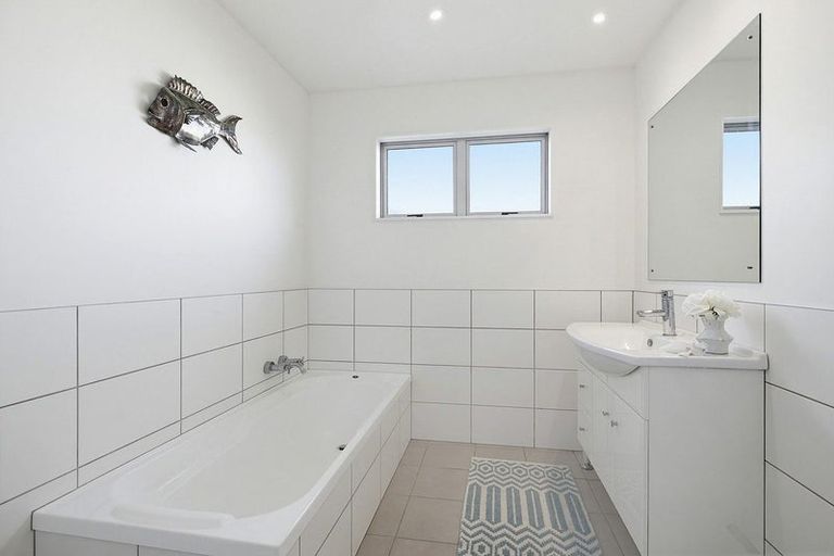 Photo of property in 22a Main Road, Titahi Bay, Porirua, 5022