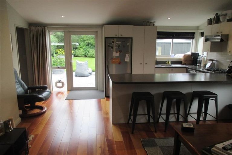 Photo of property in 15 Woodville Street, Edgeware, Christchurch, 8013