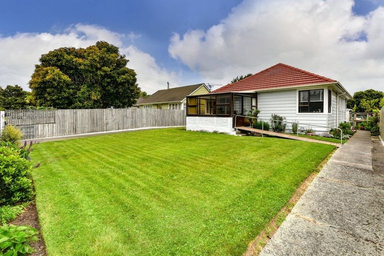 Photo of property in 6 Hillary Crescent, Upper Riccarton, Christchurch, 8041
