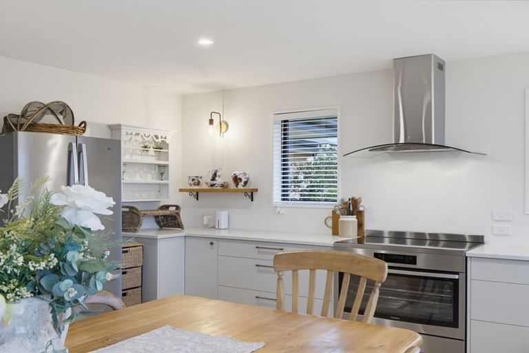 Photo of property in 2/3 Loe Place, Amberley, 7410