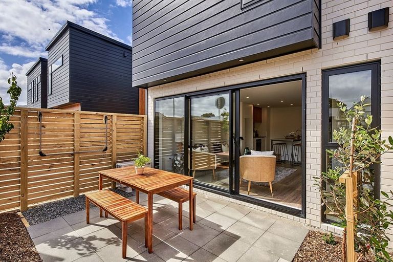 Photo of property in 3/90 Knights Road, Hutt Central, Lower Hutt, 5010