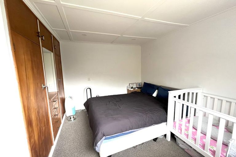 Photo of property in 40 Collins Avenue, Tawa, Wellington, 5028