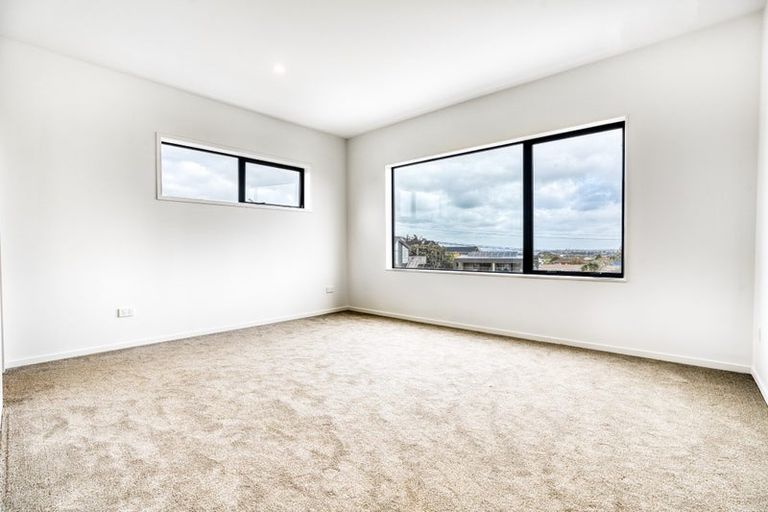 Photo of property in 4/5 Marsh Avenue, Forrest Hill, Auckland, 0620