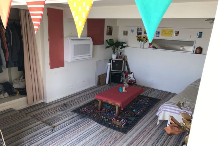 Photo of property in 9 Lerwick Terrace, Melrose, Wellington, 6023