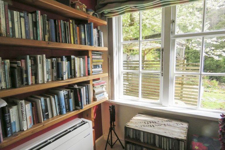 Photo of property in 25 Andersen Street, Blacks Point, Reefton, 7830