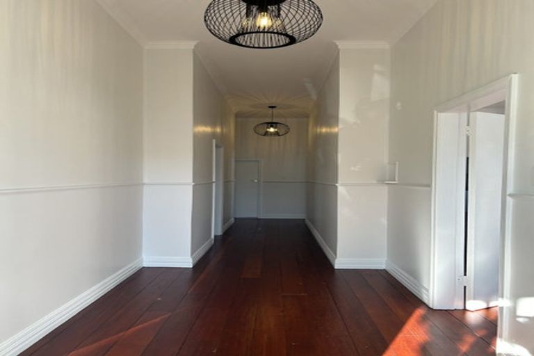 Photo of property in 39 Austin Street, Mount Victoria, Wellington, 6011