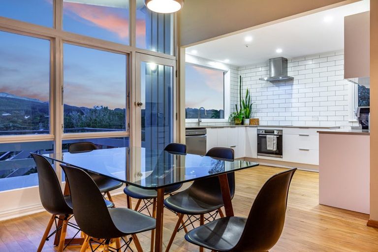 Photo of property in 2 Raroa Place, Pukerua Bay, 5026