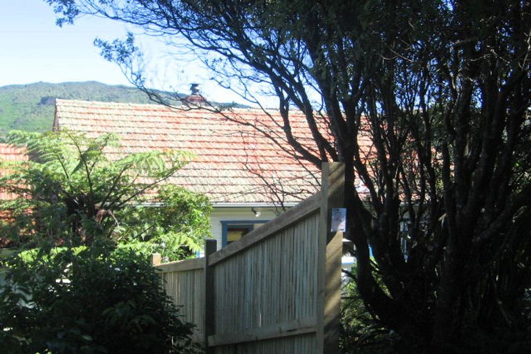 Photo of property in 4 Lambeth Road, Northland, Wellington, 6012