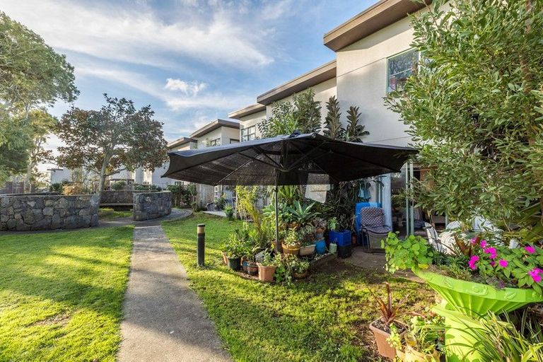 Photo of property in 64/42 Holly Street, Avondale, Auckland, 1026