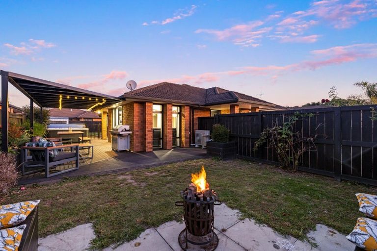 Photo of property in 23 Seabreeze Place, Papamoa Beach, Papamoa, 3118