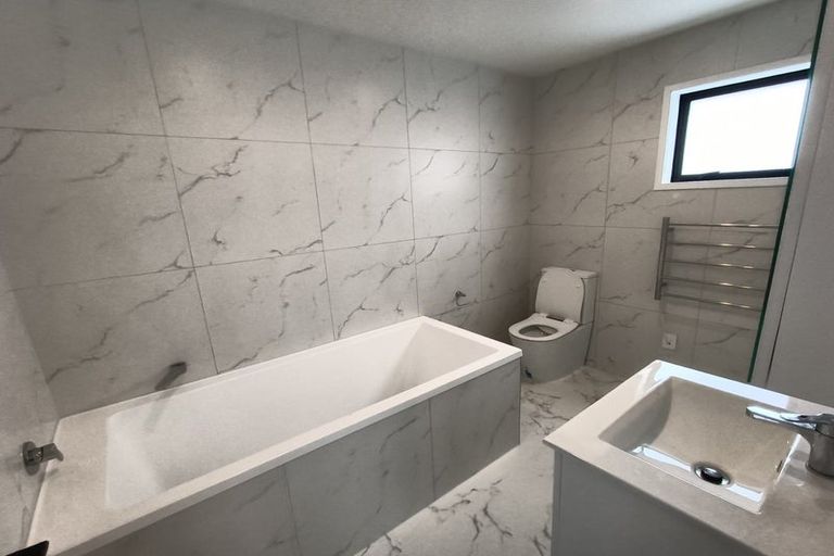 Photo of property in 18 Boeing Way, Newlands, 6037