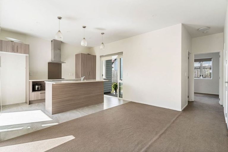 Photo of property in 75 Grove Road, Papakura, 2110