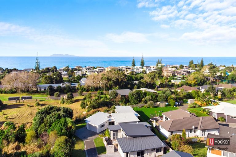 Photo of property in 10b Longboard Drive, Waihi Beach, 3611
