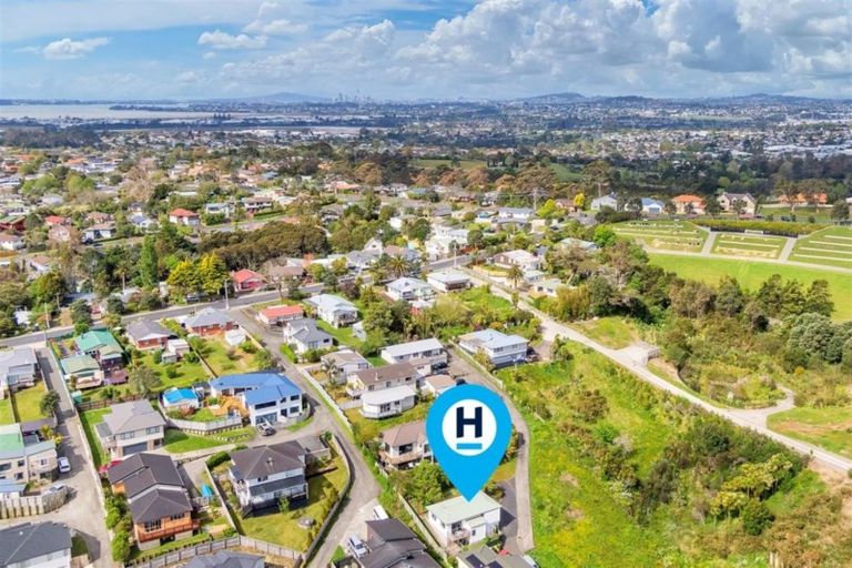 Photo of property in 121b Sunnyside Road, Sunnyvale, Auckland, 0612