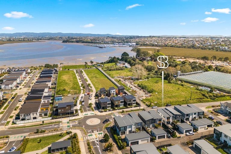 Photo of property in 4/7 Scott Road, Hobsonville, Auckland, 0616