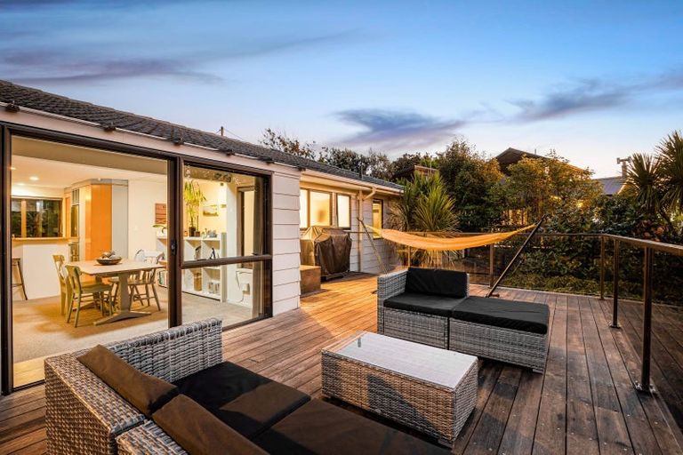 Photo of property in 73 Arran Road, Browns Bay, Auckland, 0630