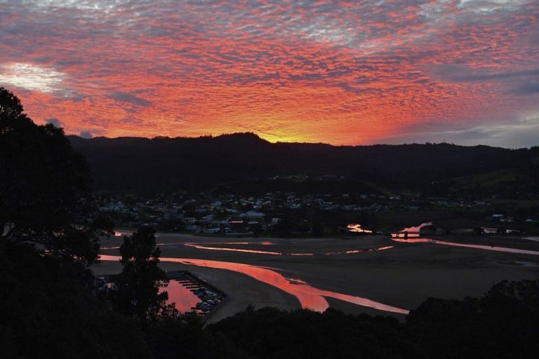 Photo of property in 26 Wiremu Road, Tairua, 3508