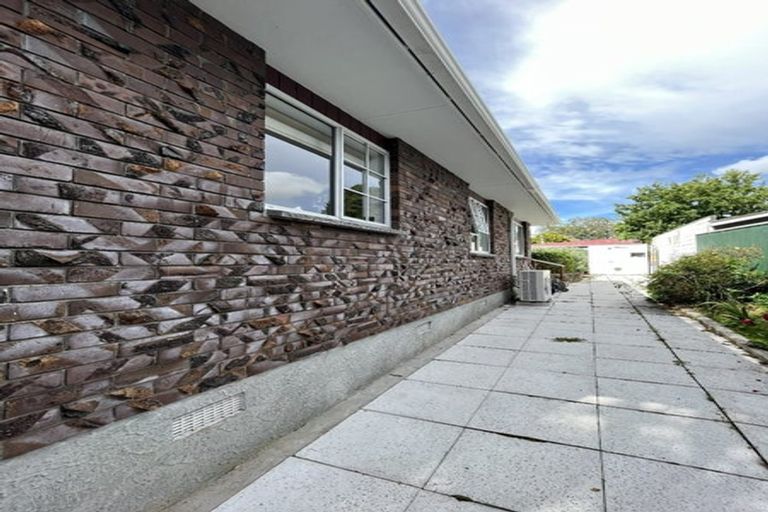 Photo of property in 2/8a Islington Street, Trentham, Upper Hutt, 5018