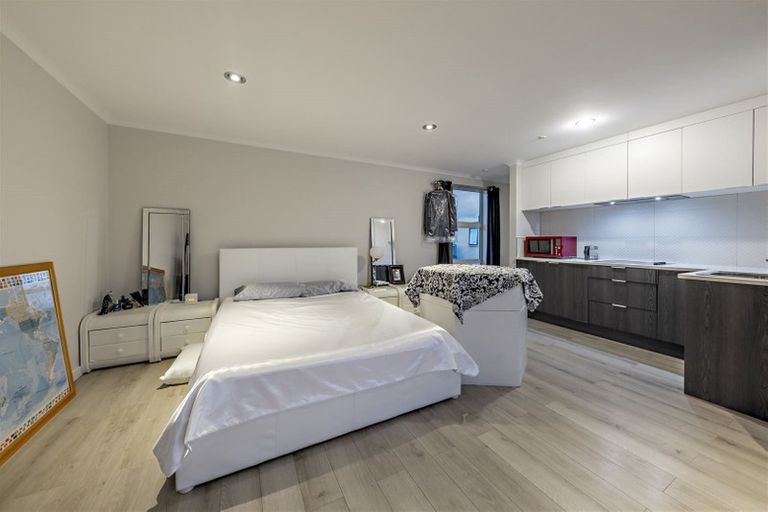 Photo of property in 21 Popokatea Drive, Takanini, 2112