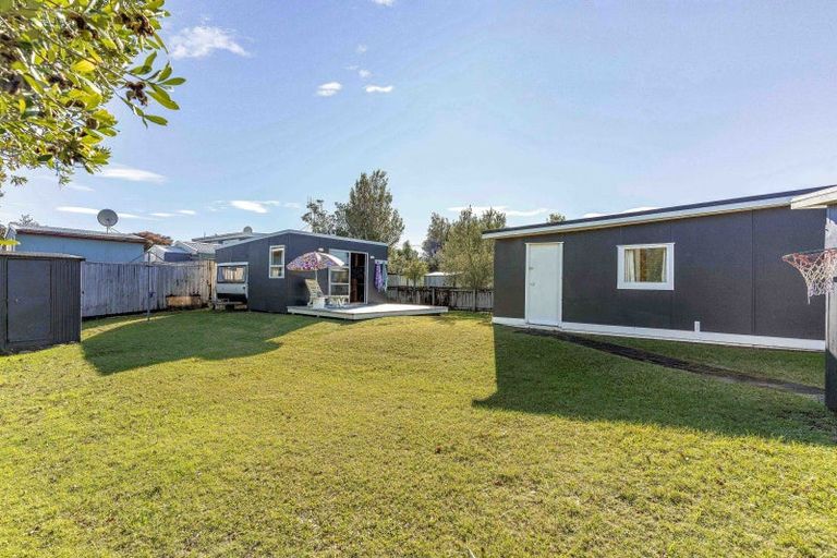 Photo of property in 132 Achilles Avenue, Whangamata, 3620