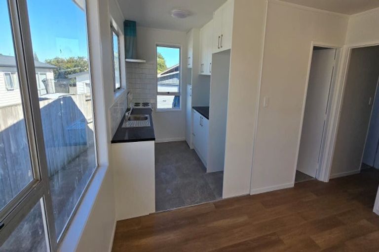 Photo of property in 21 Benton Place, Manurewa, Auckland, 2102