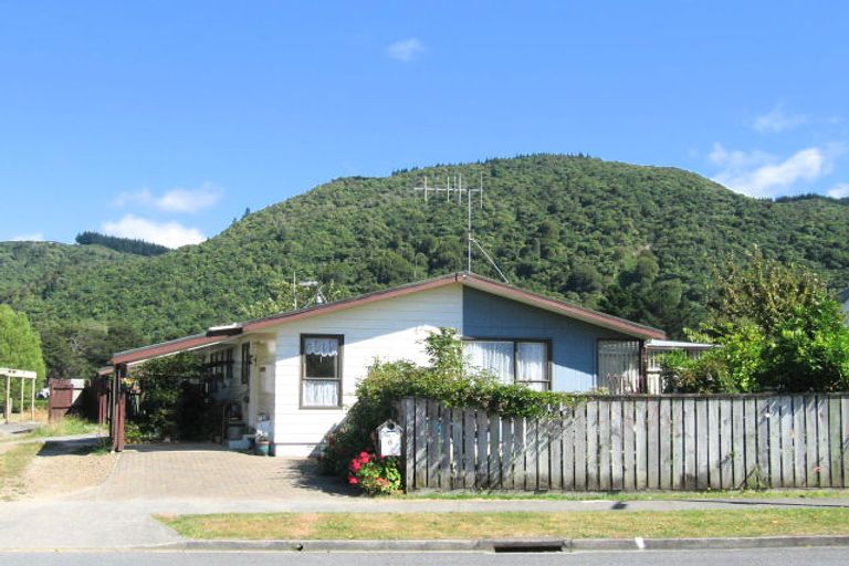 Photo of property in 6a Amber Grove, Birchville, Upper Hutt, 5018