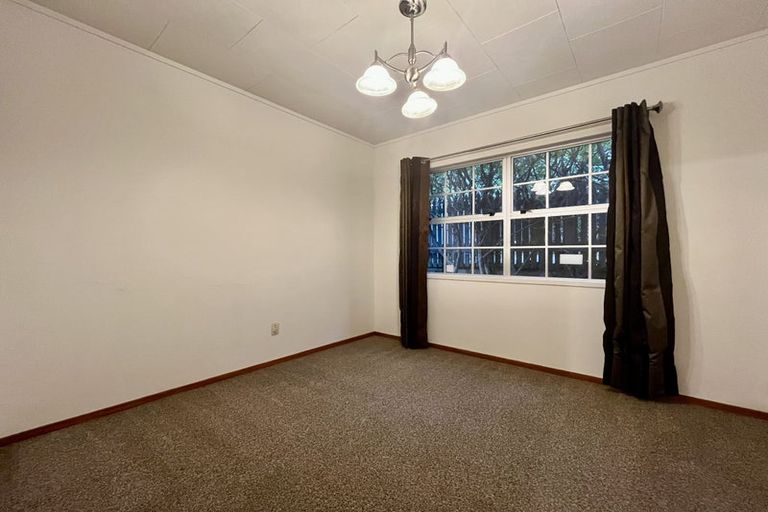 Photo of property in 7 Palmetto Place, Goodwood Heights, Auckland, 2105