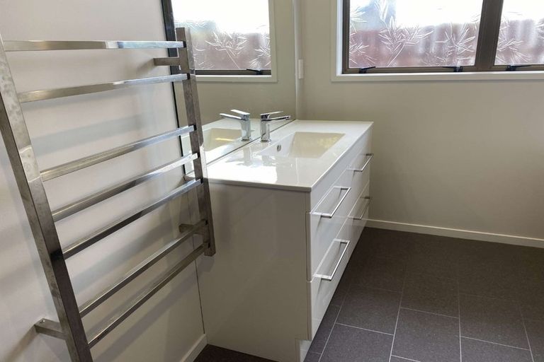 Photo of property in 15 Church Road, Taradale, Napier, 4112