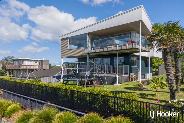 Photo of property in 246 Seaforth Road, Waihi Beach, 3611
