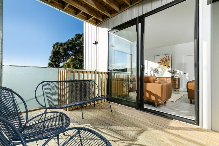 Photo of property in 1/20 Penzance Road, Mairangi Bay, Auckland, 0630